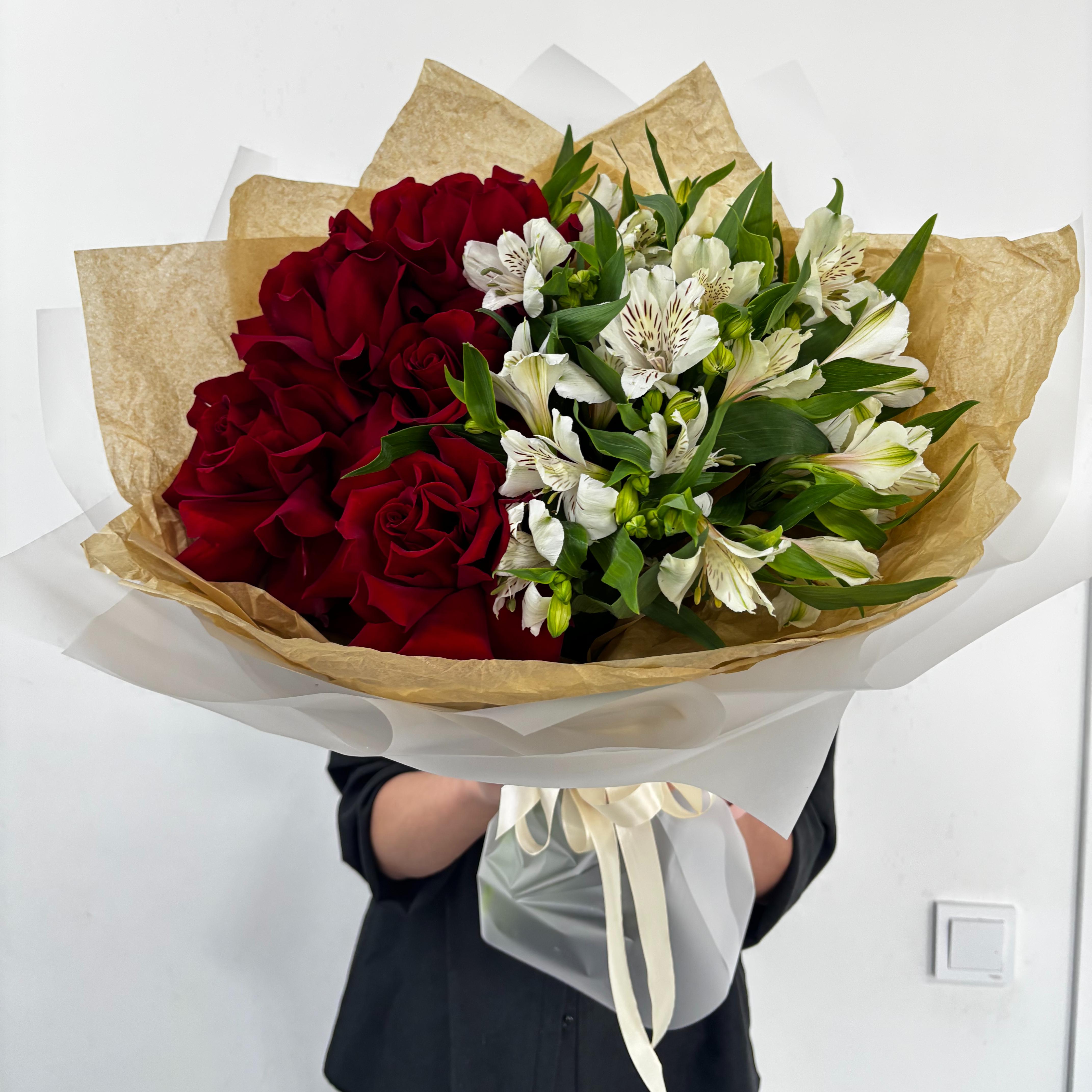 Букет "Страсть и невинность"