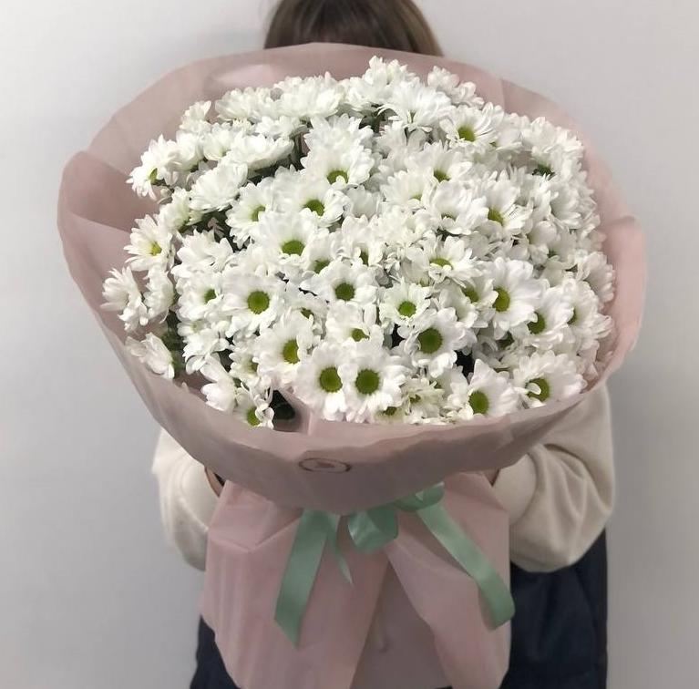 Акция! 51 кустовая хризантема в оформлении