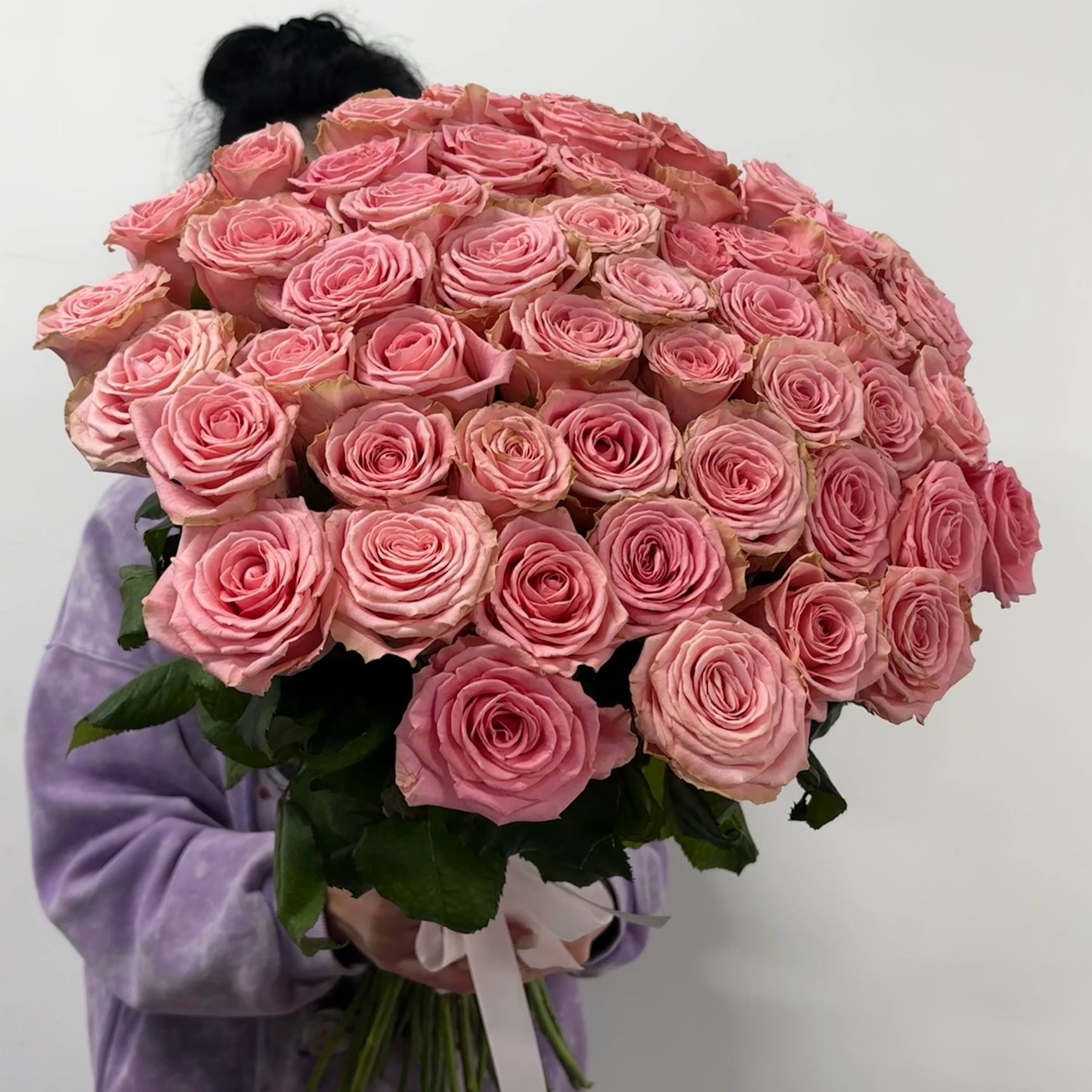 51 розовая роза 70/80 см под ленту