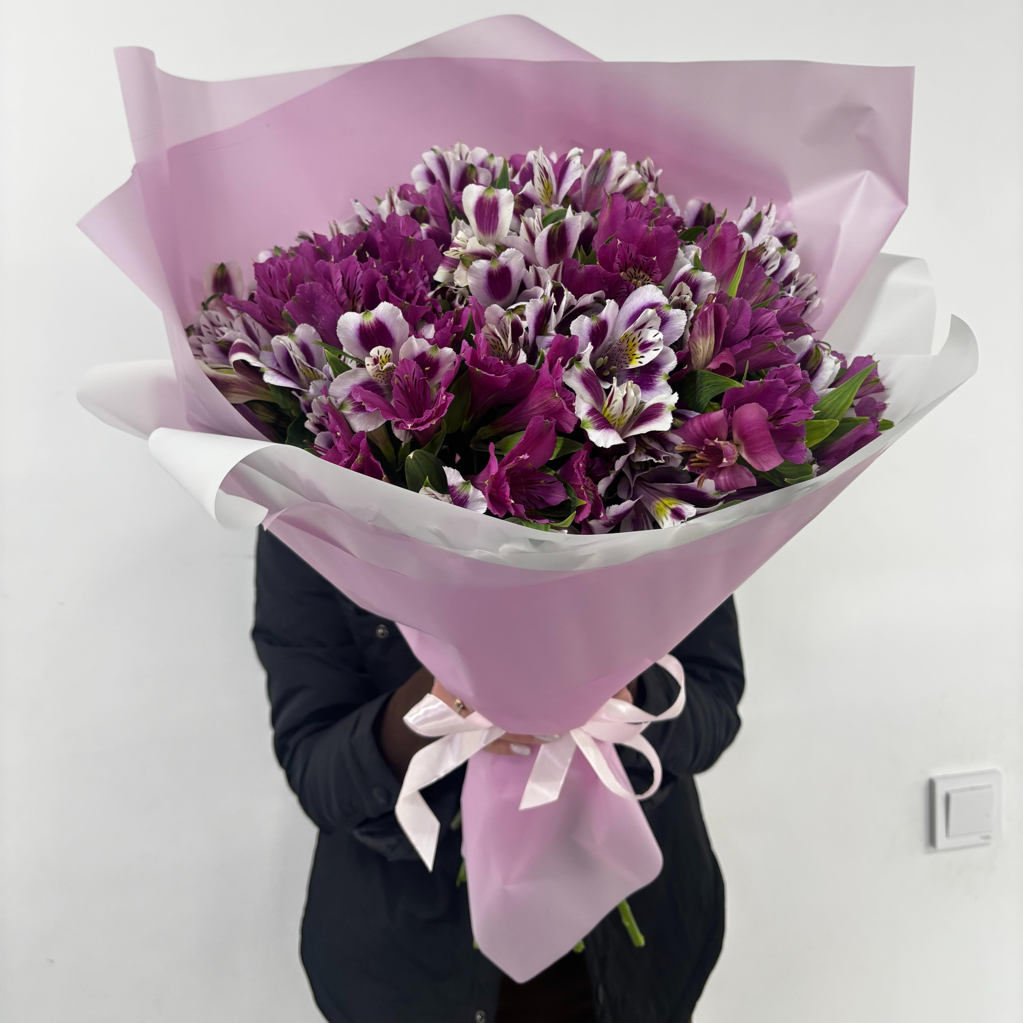 Букет "15 сиреневых альстромерий"