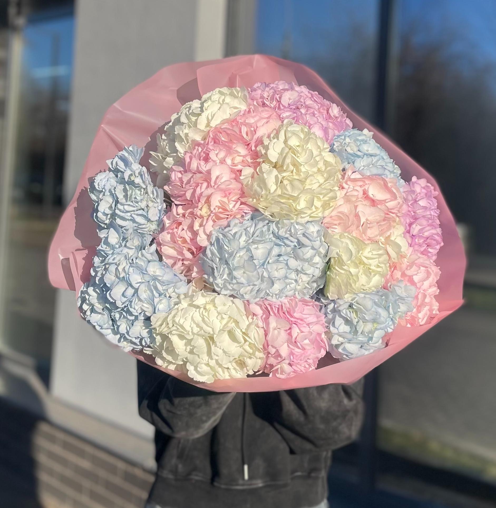 Букет "Микс из 15 гортензий"