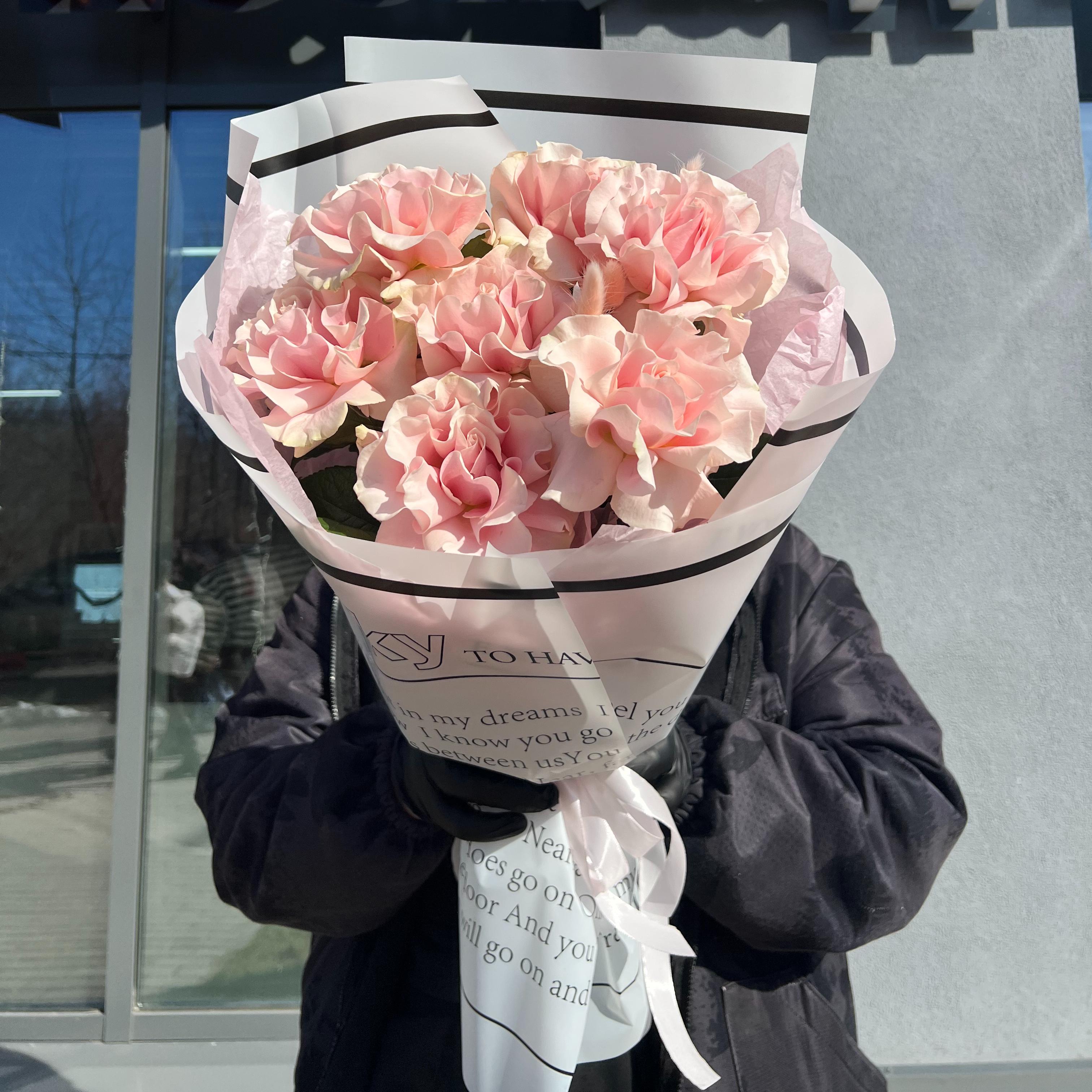 Букет "7 нежно-розовых французских роз 50 см"