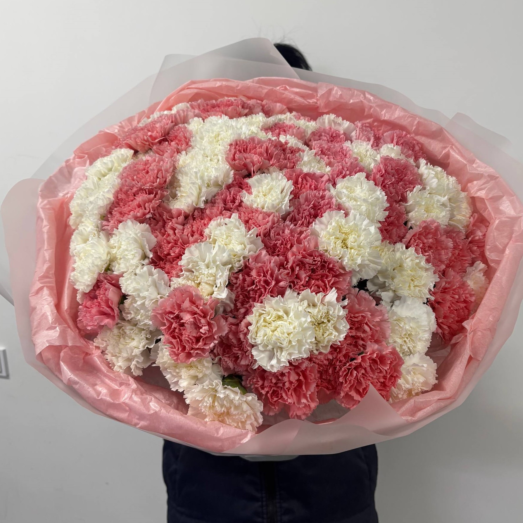 Букет "89 белых и розовых диантусов"