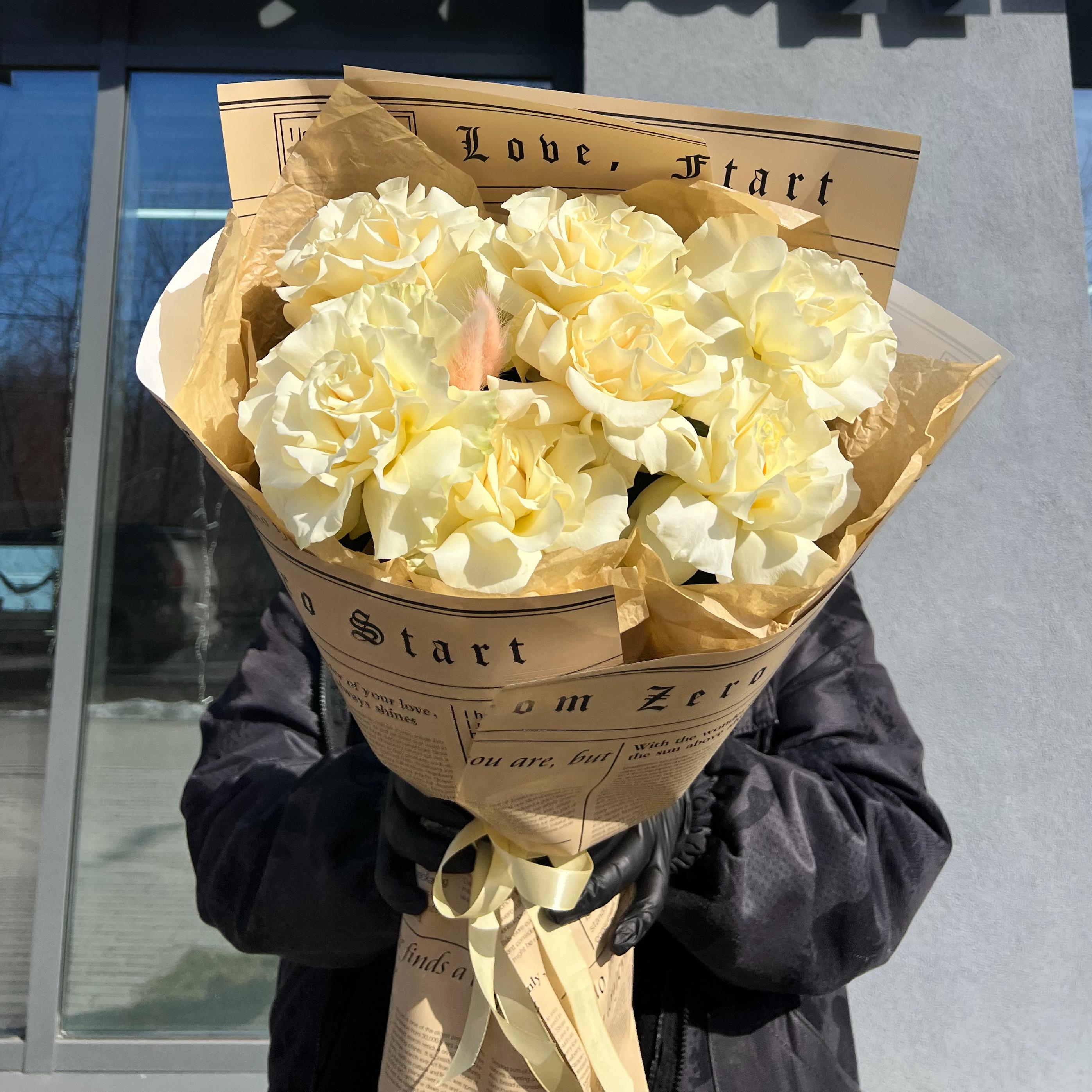 Букет "7 белых французских роз 50 см"