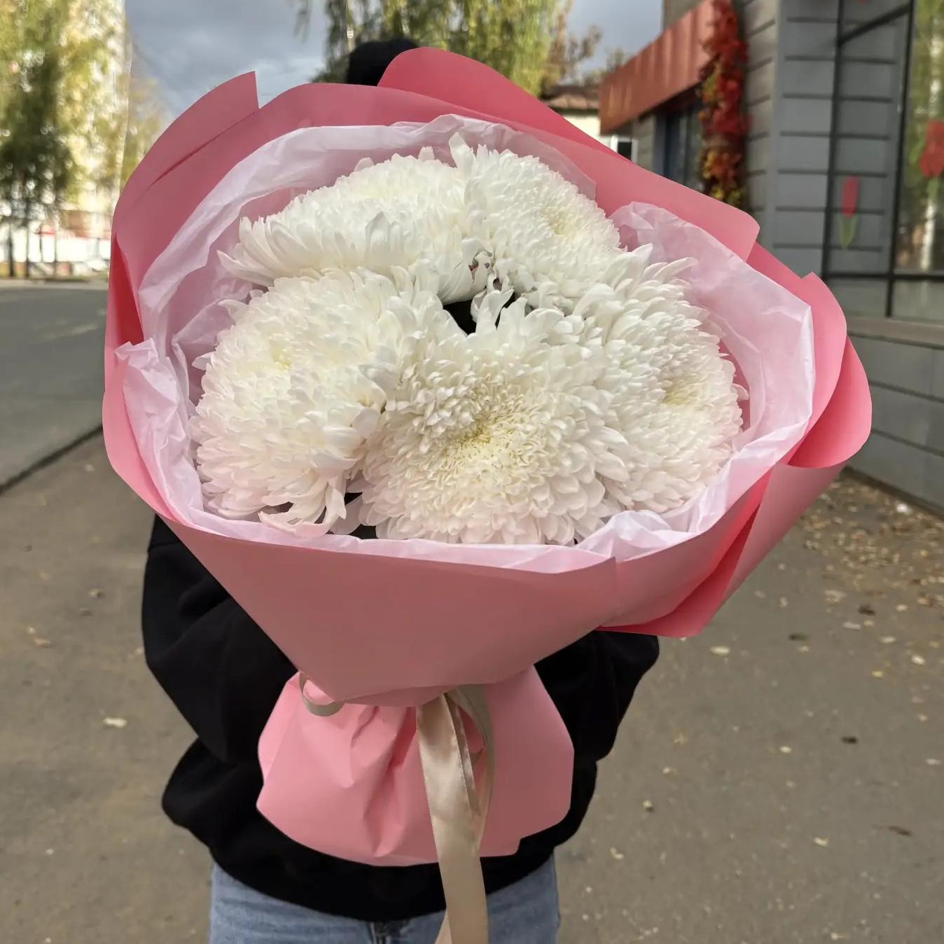 Букет "5 белых одноголовых хризантем"