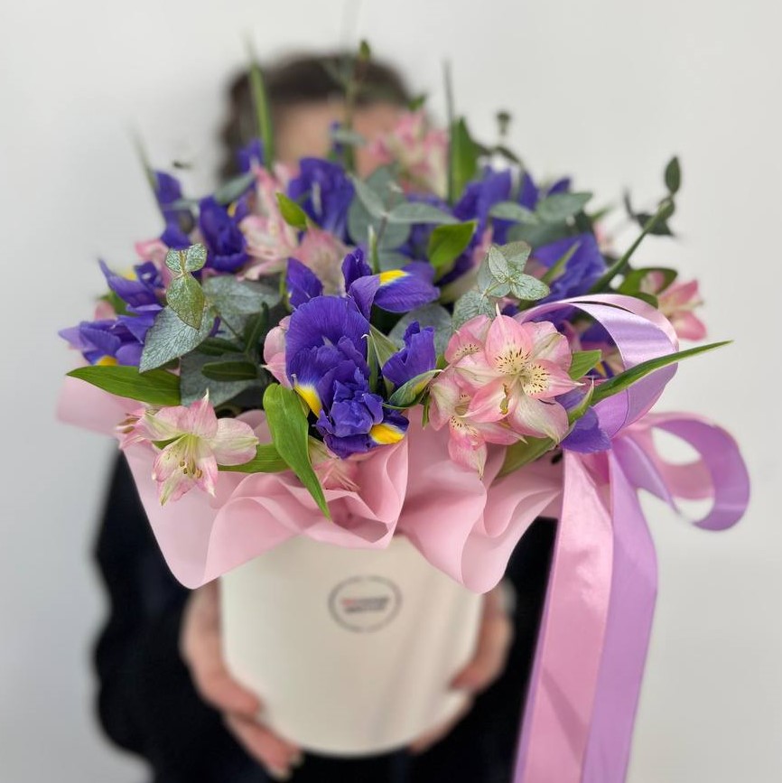 Композиция "Нежность ирисов"