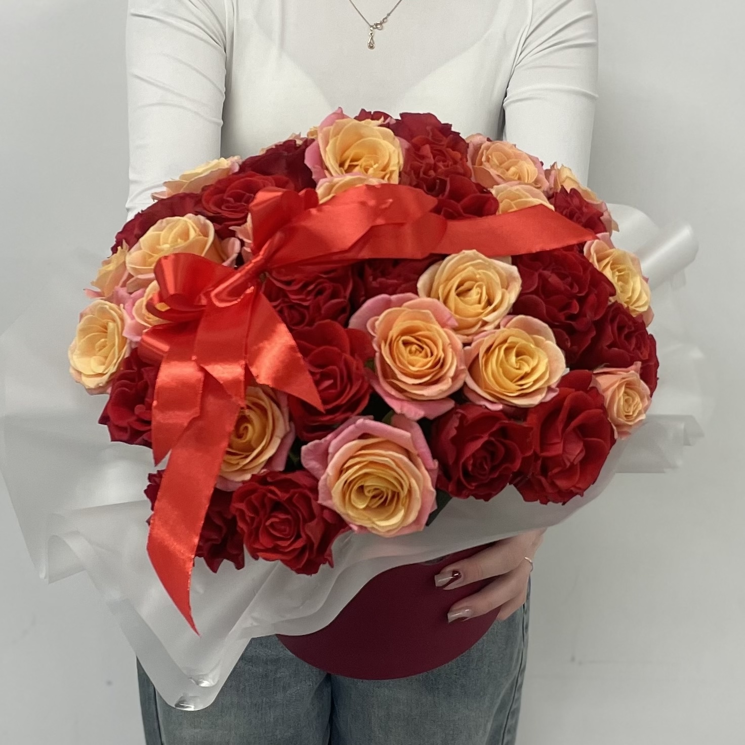 Композиция из 45 роз микс 