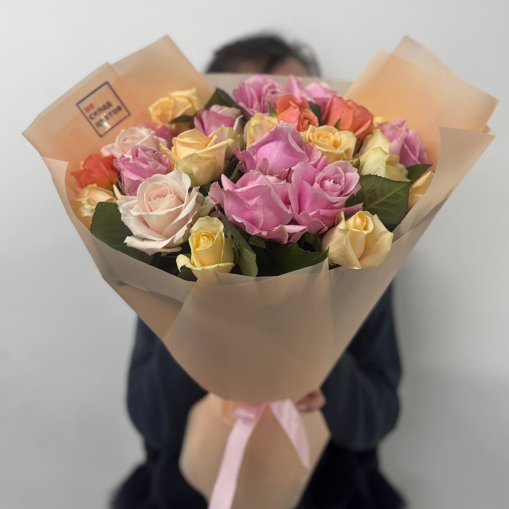 Букет "25 разноцветных роз"