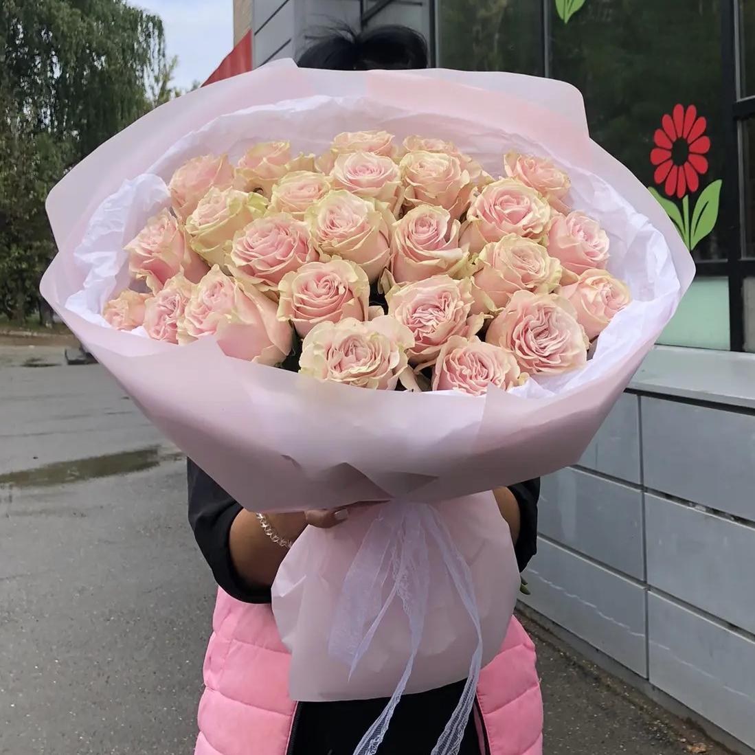 Букет из 25 нежно-розовых роз Эквадор 50 см
