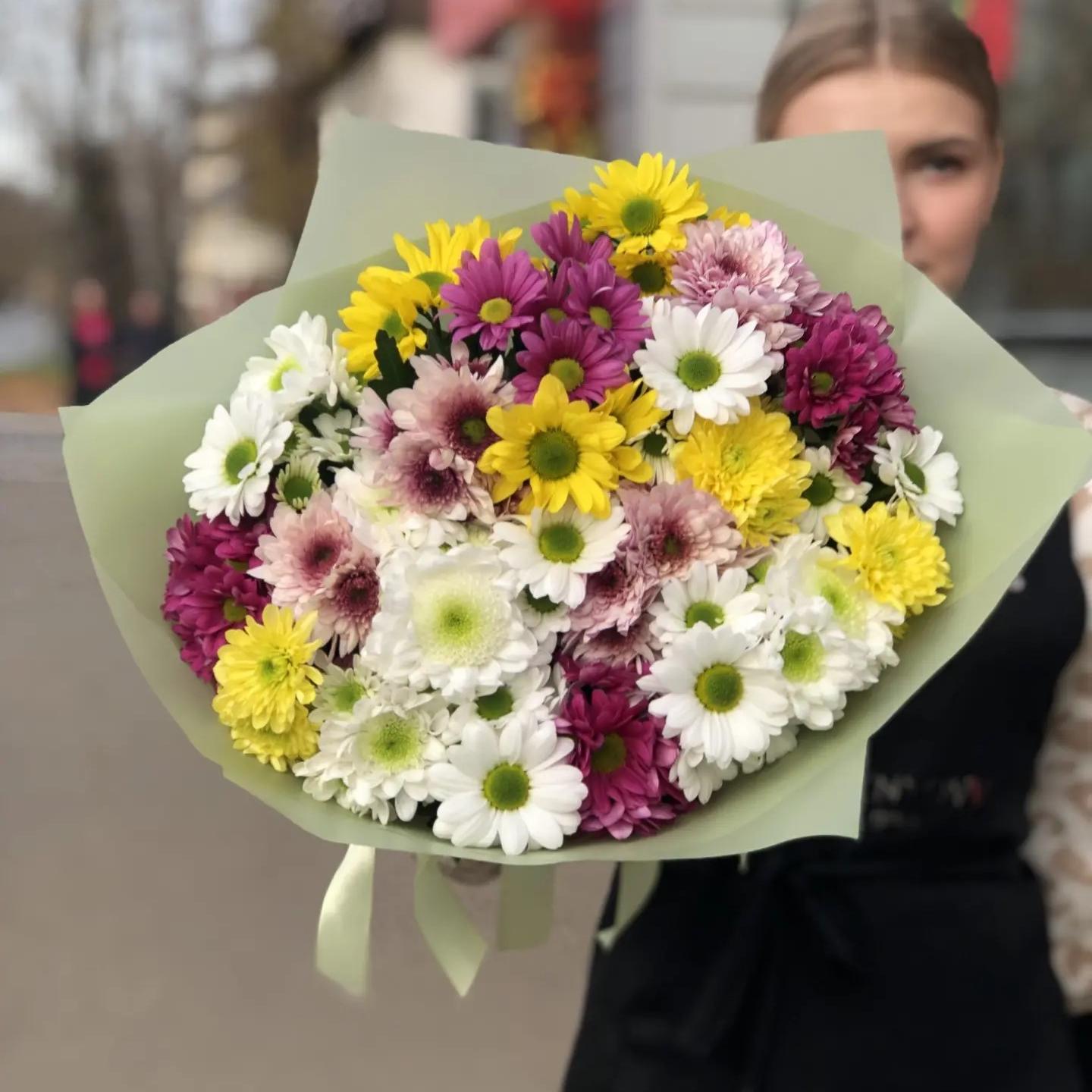 Букет из 25 кустовых хризантем акция
