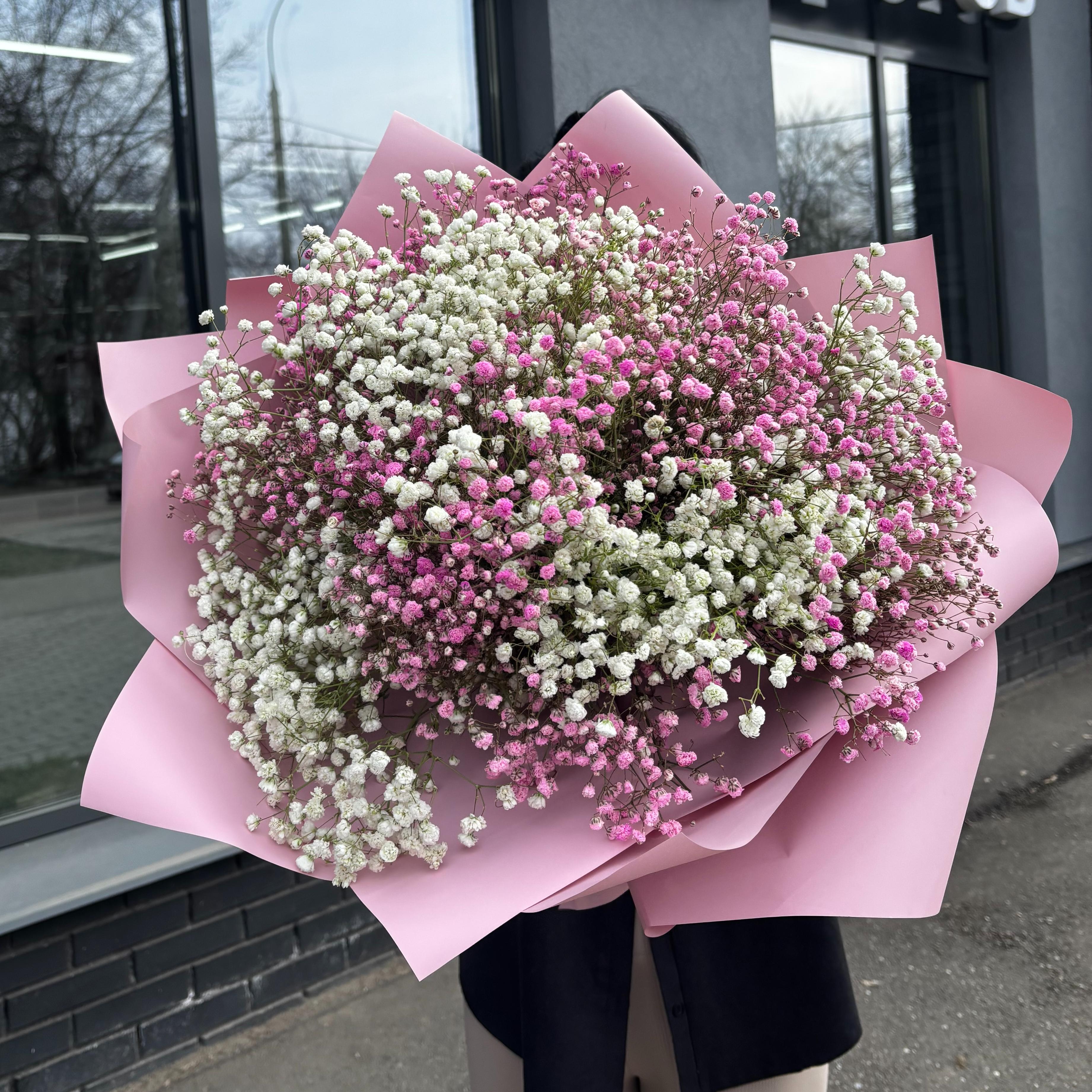 Букет "15 розовых и белых гипсофил"