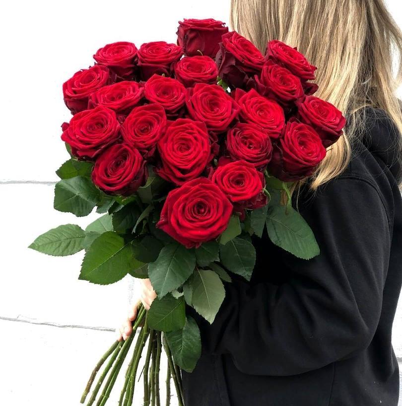 Букет "21 красная роза 70/80 см под ленту"