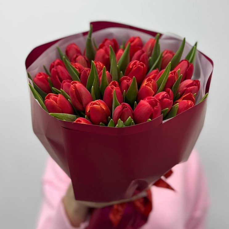 Букет "35 красных тюльпанов"