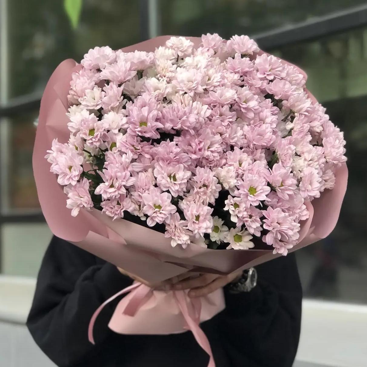 Букет из 15 розовых кустовых хризантем