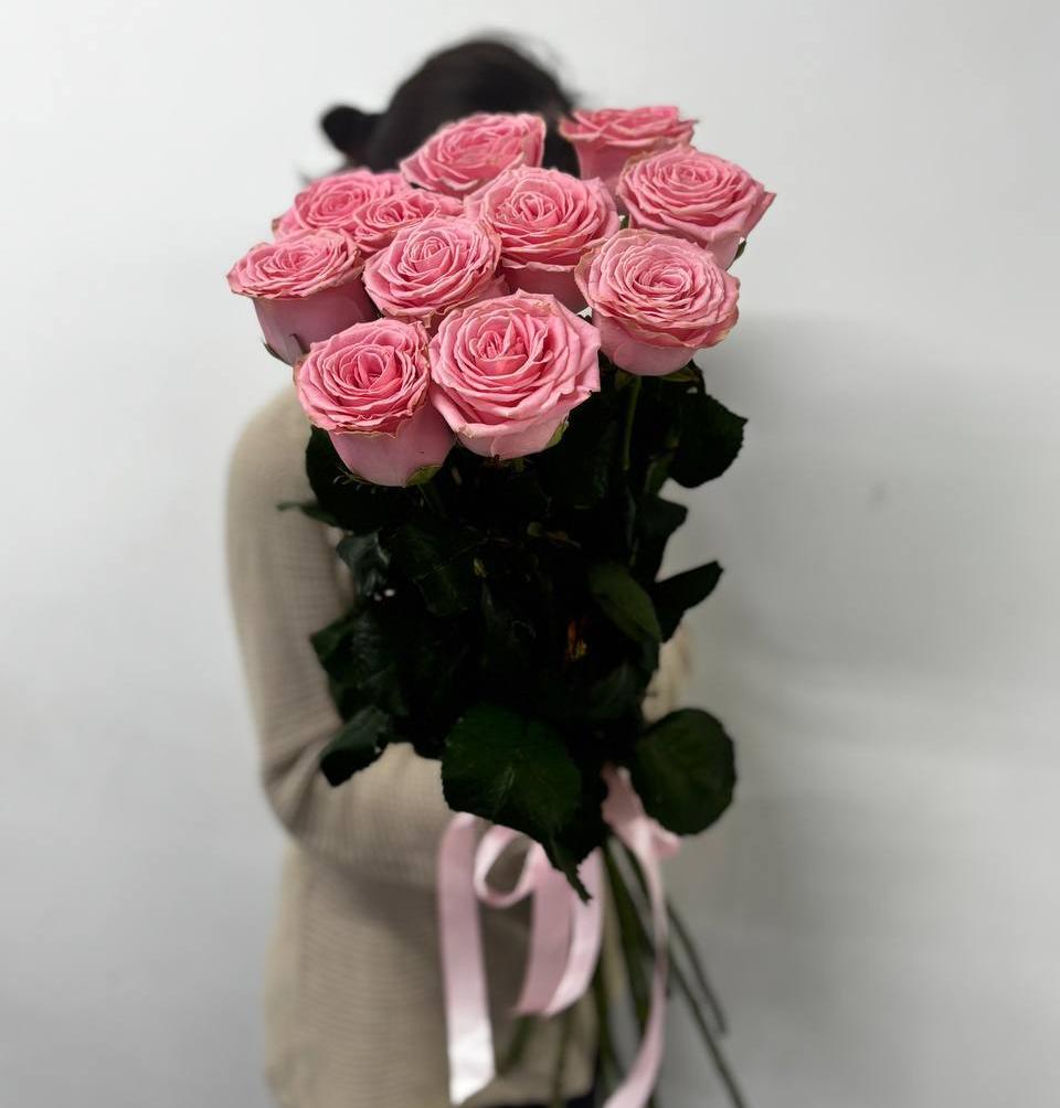 11 розовых роз 70/80 см под ленту