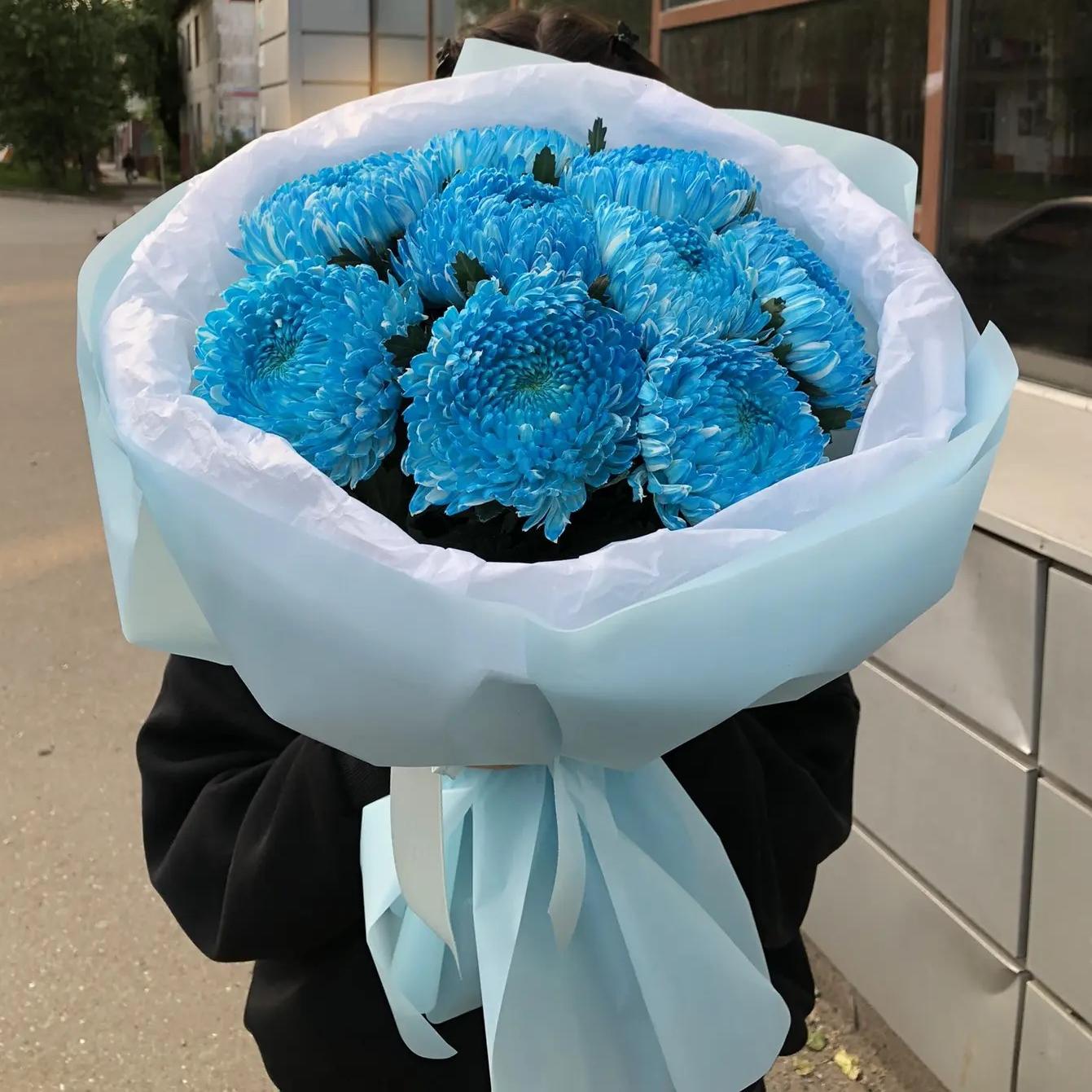 Букет "9 голубых одноголовых хризантем премиум"
